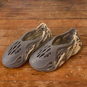 Yeezy MoonGrey Foam Runners